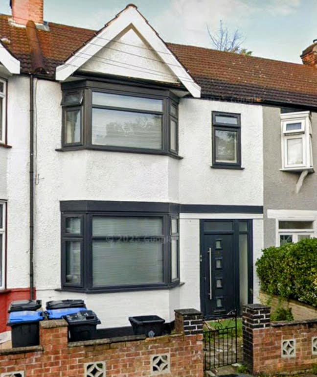 LUXURY 2 Bedroom Flats & Double Bedrooms * Main Photo