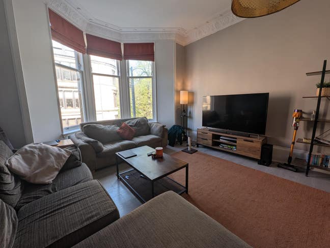 Large Double Room, Great Apartment in Shawlands Main Photo