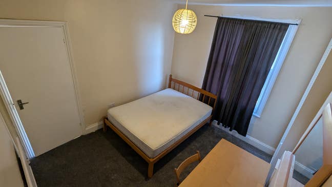 Double bedroom in Battersea Rise area  Main Photo
