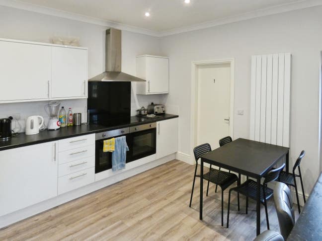 Room to Rent - All Bills Included Main Photo