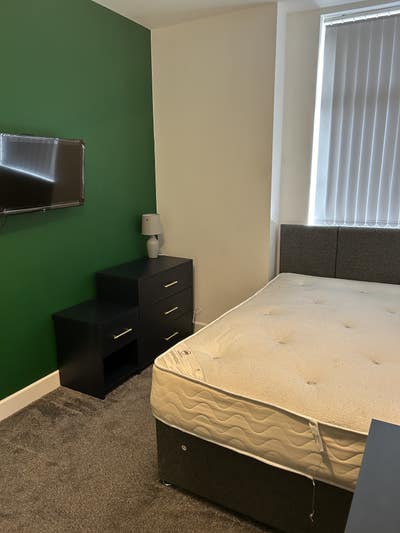 **Furnished Double Room - Salford**  Main Photo