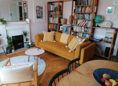 Ensuite double room available during the week Main Photo