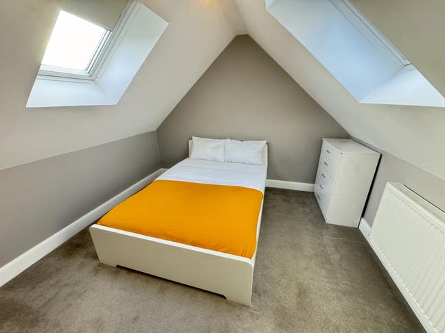 Stylish Modern Rooms, 3-4min Hendon central  Main Photo