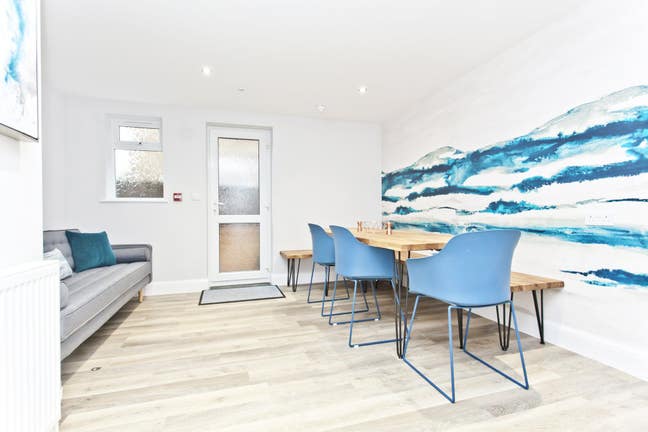 Stylish Professional Shared House Main Photo