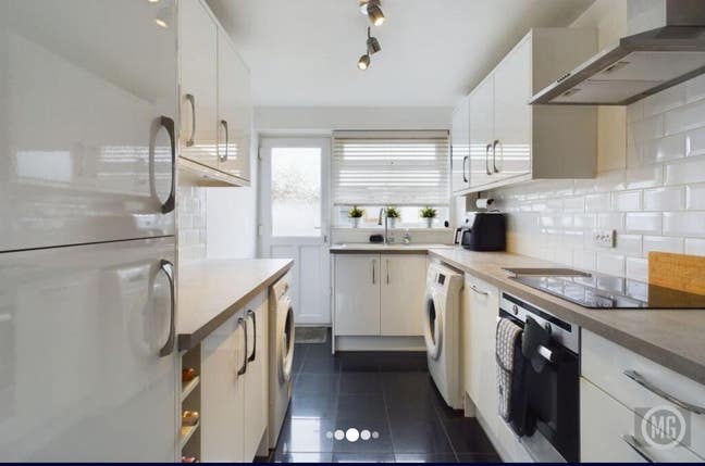 Nice house sharing with nice people  Main Photo