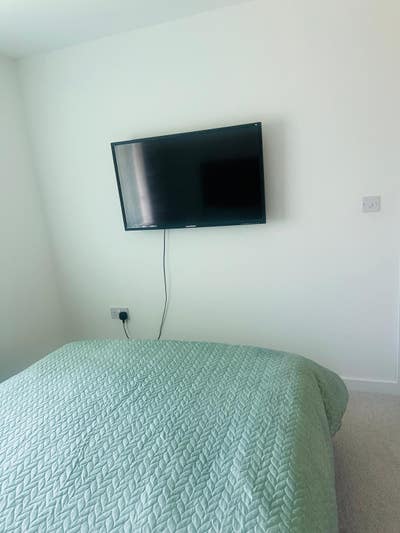 En Suit Dbl Room in New Development House Main Photo