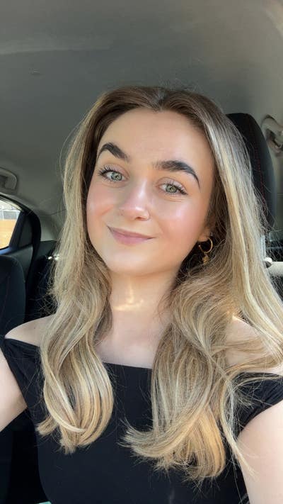 Hey! I am looking for a buddy up/flat mate!  Main Photo