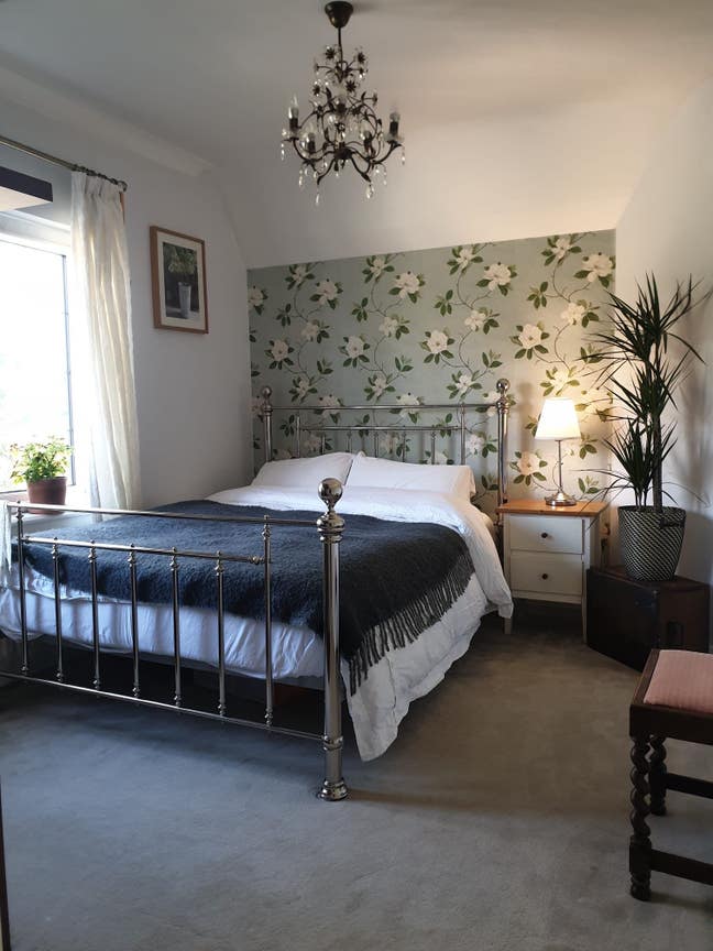 Cozy Double Room with Private Bathroom  Main Photo