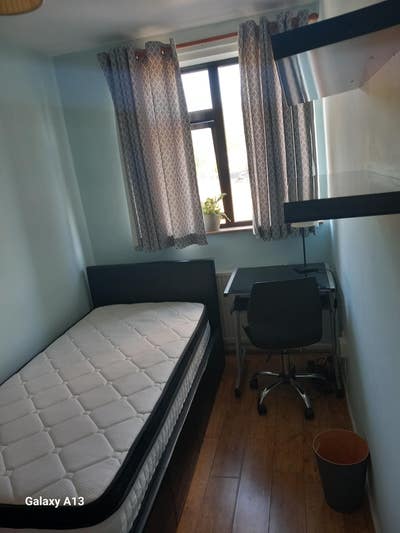 Clean & Safe, furnished D/R  & S/R to Rent Main Photo