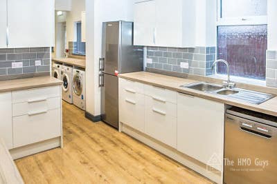 First Month Half Price💎 Heart of Warrington! 💎 Main Photo