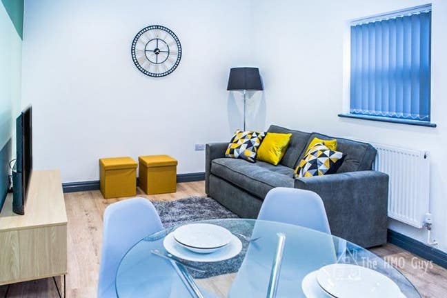 First Month Half Price💎 Heart of Warrington! 💎 Main Photo