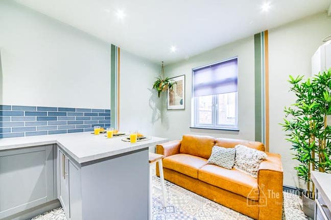 🚨 7-Bedroom Designer House Share🚨 Main Photo