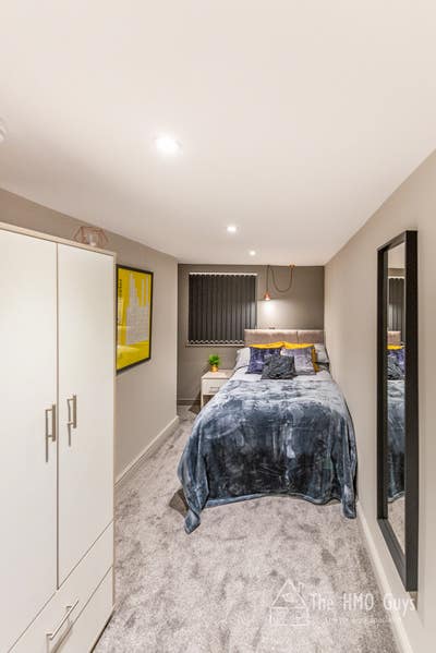 Last Room | Cosy Snug | Central Bury Main Photo