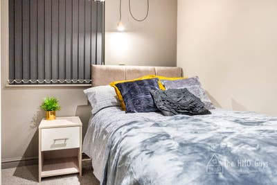 Last Room | Cosy Snug | Central Bury Main Photo