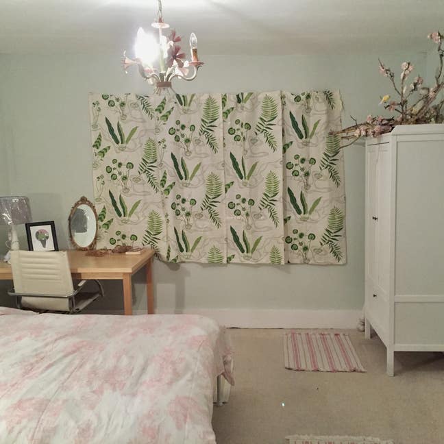 Large double room in relaxed family home Main Photo