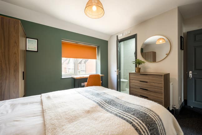 Stunning Ensuite Rooms on Clive Road 🏠 Main Photo
