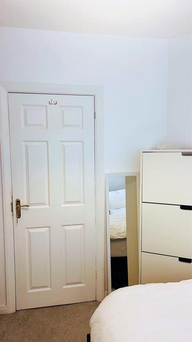 Bright double room  Main Photo
