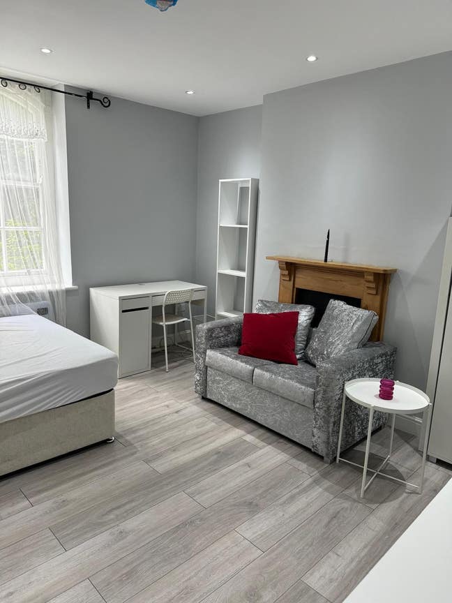 Large Double Room in St John’s Wood  Main Photo