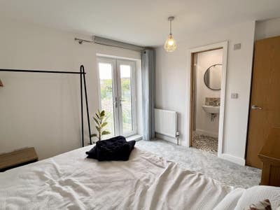 Double Ensuite Room - Woolavington Main Photo