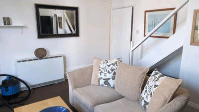 Large 2 FL Studio Ensuite /Kitchen  Bmouth Central Main Photo