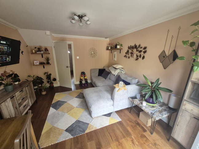 Double room and garden, bills incl.  Main Photo