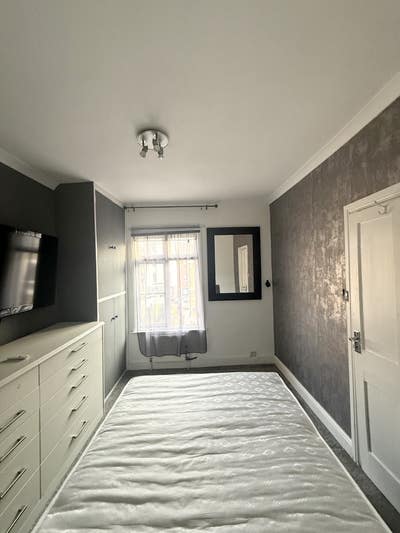 Two rooms chill clean house  Main Photo