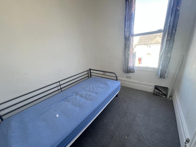 All Bills Inclusive Small Single Room, Barnet  Main Photo