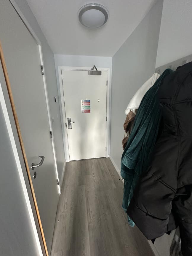 Room to rent in Zone 1, 5 min walk from City Uni Main Photo