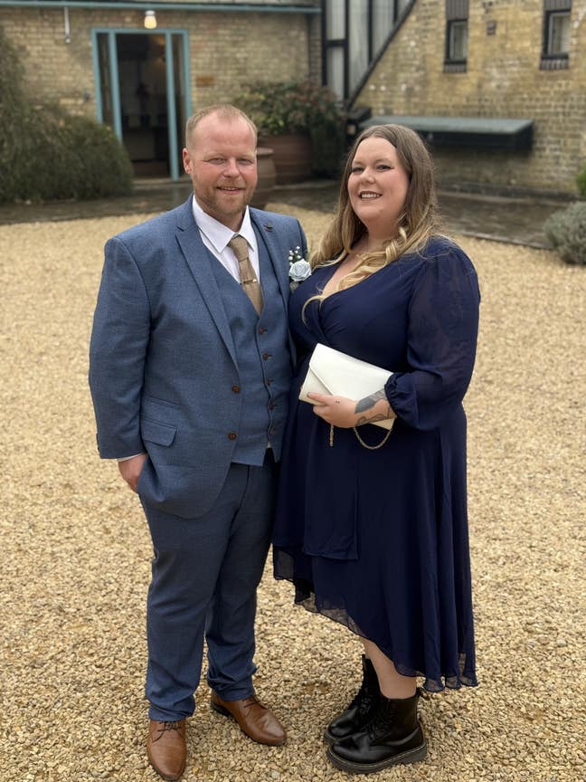 Professional couple seeking self contained flat  Main Photo