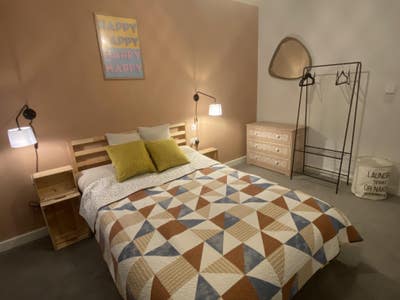 Large double room in 2 bed flat share  Main Photo