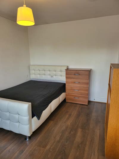 1 single, 1 double Canning Town, Customer house Main Photo