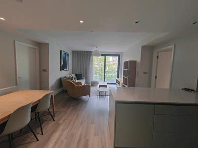 Ensuite double room with free gym& modern amenties Main Photo