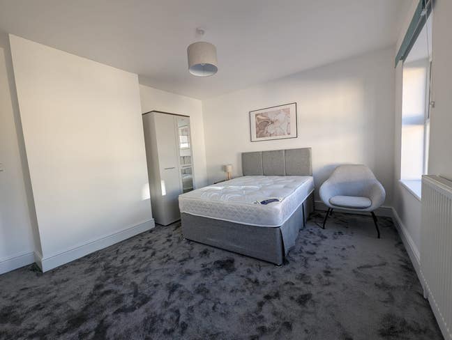 Ideal House Share: Great Location, Modern Comforts Main Photo