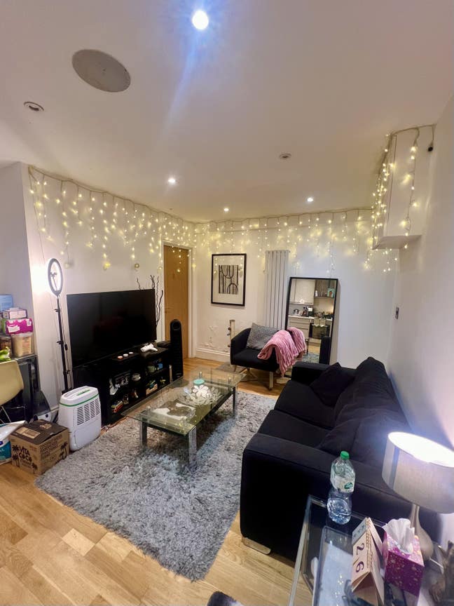 Double En-suite Available!  Main Photo