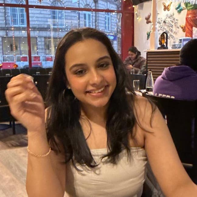 Professional Female seeks a single or double room Main Photo
