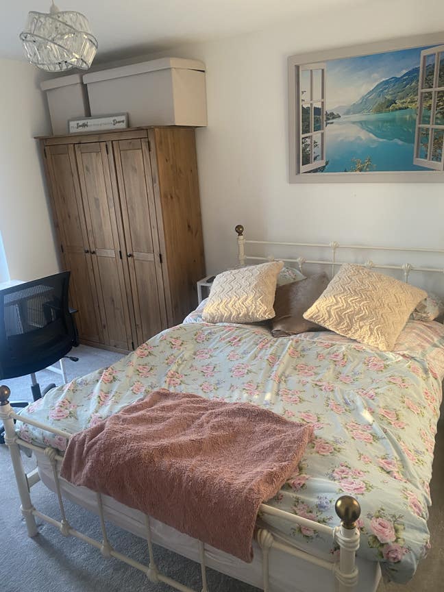Spacious, bright and airy double room Mon-Fri Main Photo