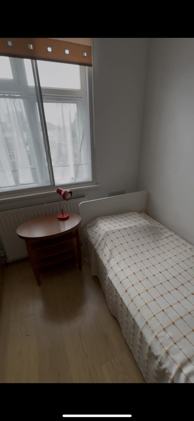 Cozy Single Room for rent  Main Photo