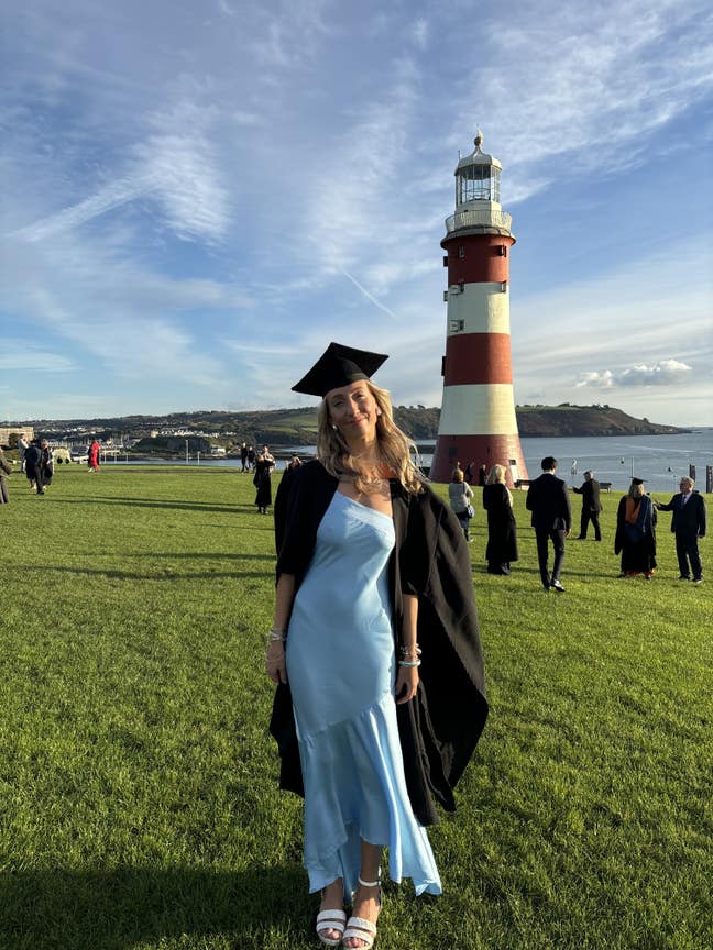 Nurse looking for a room in a shared home  Main Photo