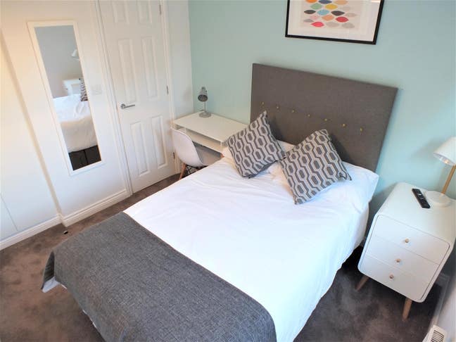 Beuatiful Ensuite Room in Excellent Location! Main Photo