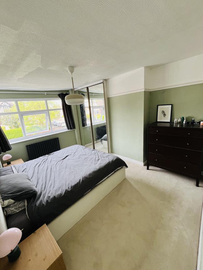 Large room in heart of Prestwich  Main Photo