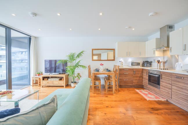 Fully Furnished 2-Bedroom Flat  Main Photo