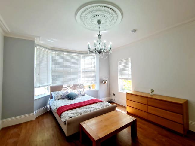 🌟 Spacious Ground Floor Room in a Beautiful Moder Main Photo