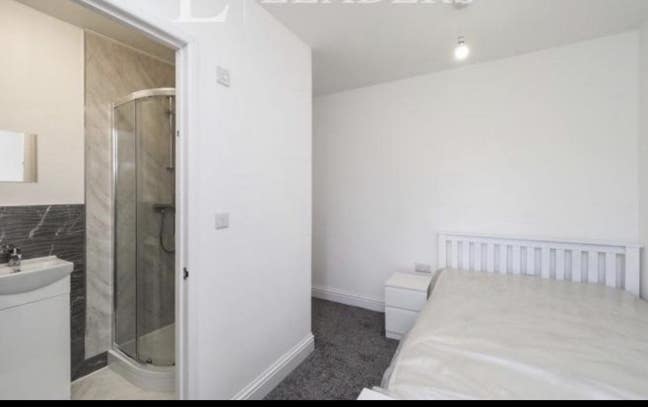En-suite room available Beeston Main Photo