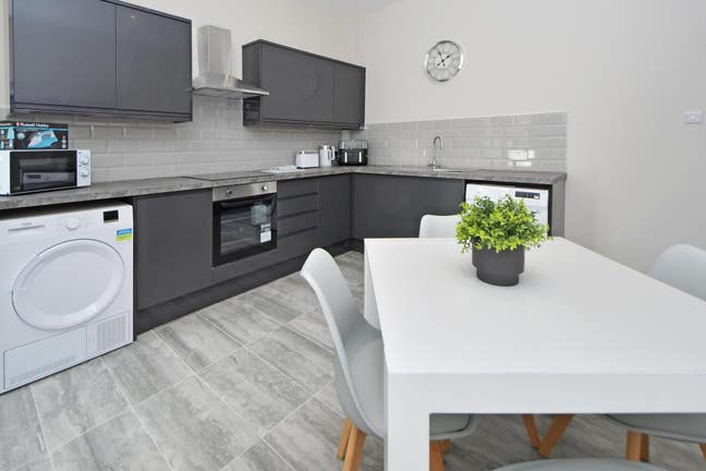 Double Room Ensuite At 163 Walthall Street Main Photo