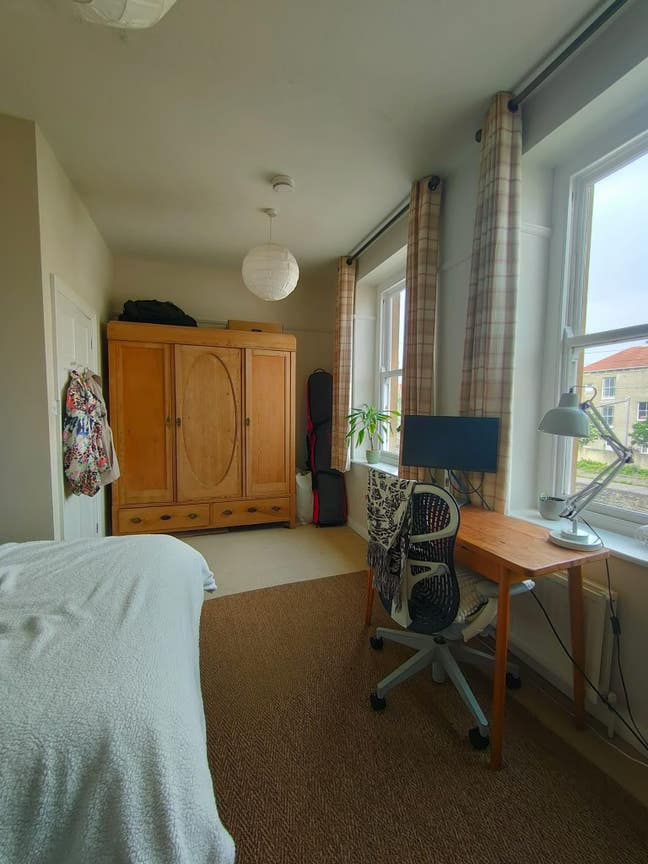 Southville Large Dbl. refurbished  house Main Photo