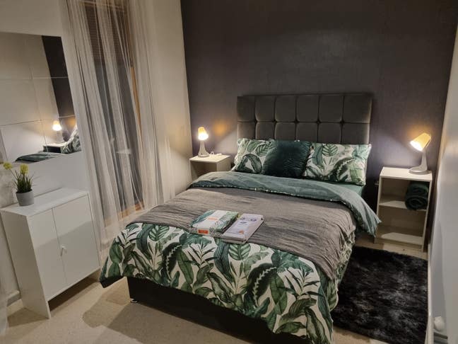 Double Room with balcony at the city, MK9  Main Photo