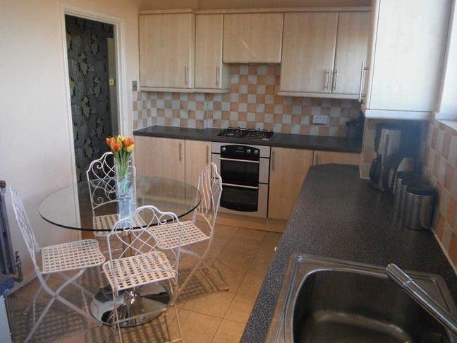 Double room availlable to rent in Whitechapel Main Photo