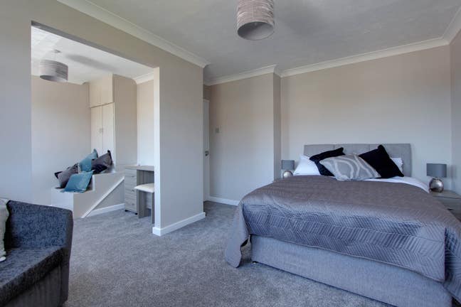 Double Room | Bicester North 🚂  Main Photo