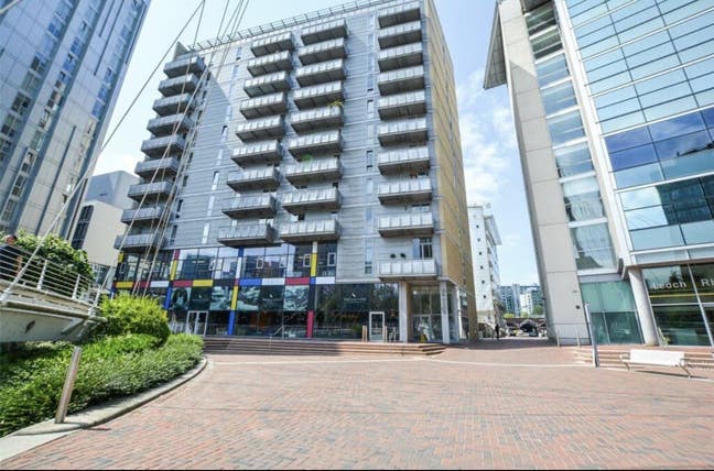 Double bedroom with en suite available in MCR Main Photo