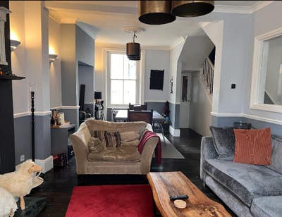 Double Bedroom in Large Victorian House Main Photo